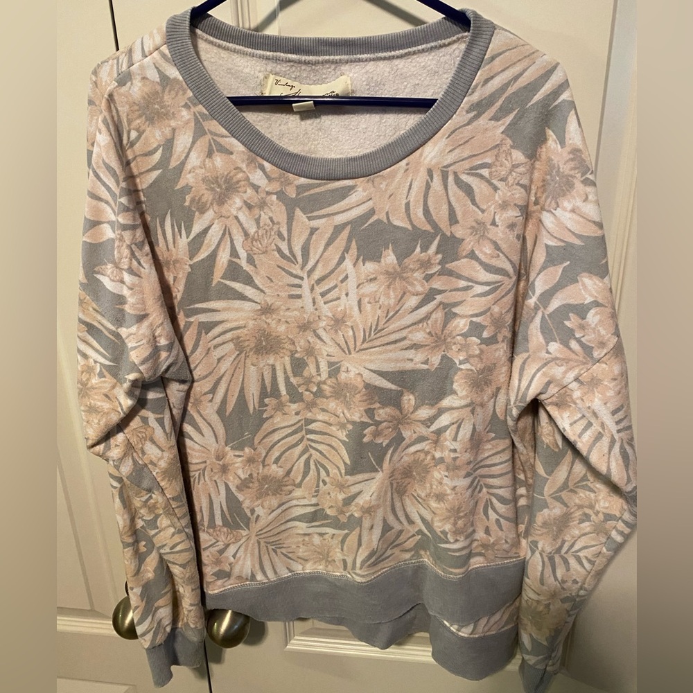 SALE!! Reduced to $22 Vintage Havana Tropical Floral Sweatshirt Sz L